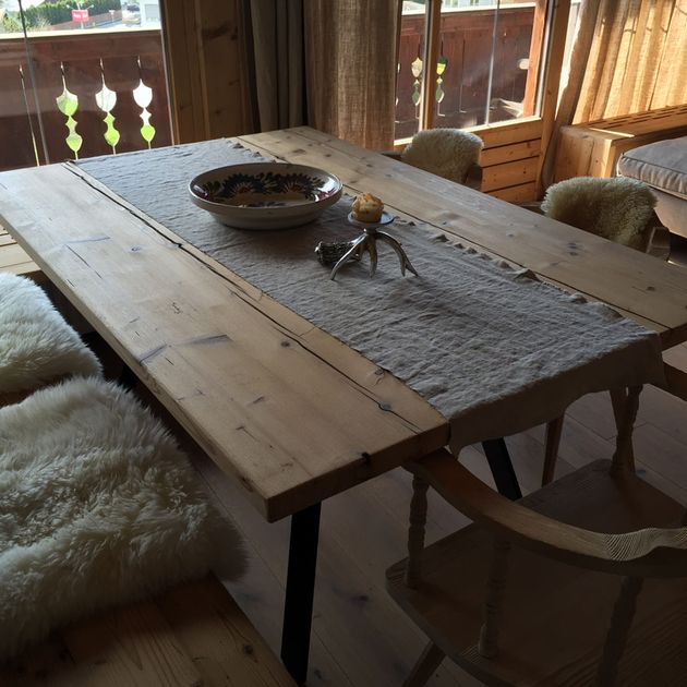 Ein Holztisch mit Holzstühlen – Ihre Möbel nach Maß in Urfahr-Umgebung